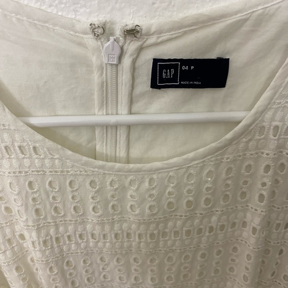 Old Navy white eyelet knee length dress size 4 - Picture 4 of 4